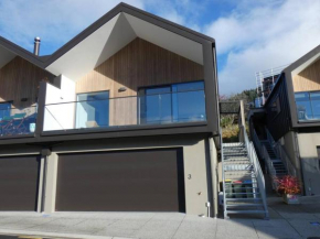 Remarkable, Cozy 3 Bedroom, 2 Bathroom Townhouse